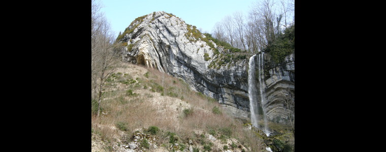 le chapeau de gendarme près de
Saint Claude